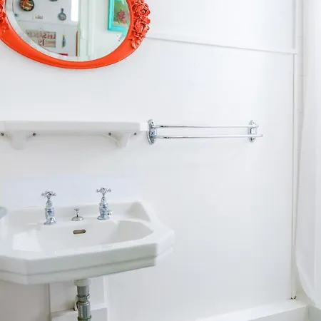 Superbe Deco Atypique Et Coloree - 5 Personnes