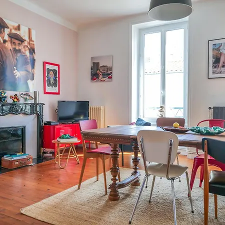 Superbe Decoration Atypique Et Coloree - 5 Personnes Apartment Les Sables-d'Olonne