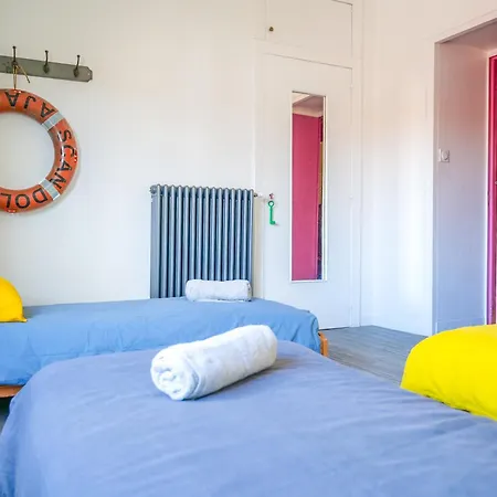 Superbe Decoration Atypique Et Coloree - 5 Personnes Apartment Les Sables-d'Olonne
